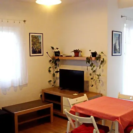 Nodilo - One Bedroom With Balcony And Sea View Апартаменты