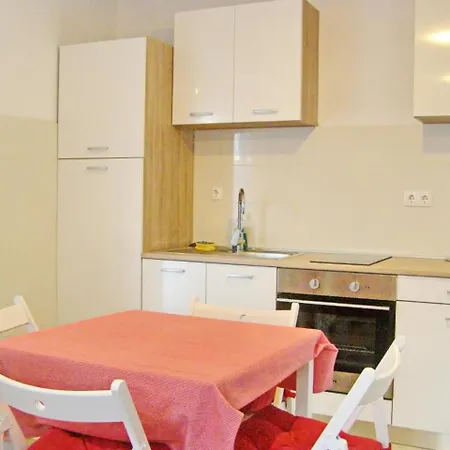 Апартаменты Nodilo - One Bedroom With Balcony And Sea View Полаче