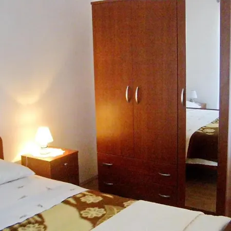 Nodilo - One Bedroom With Balcony And Sea View Полаче